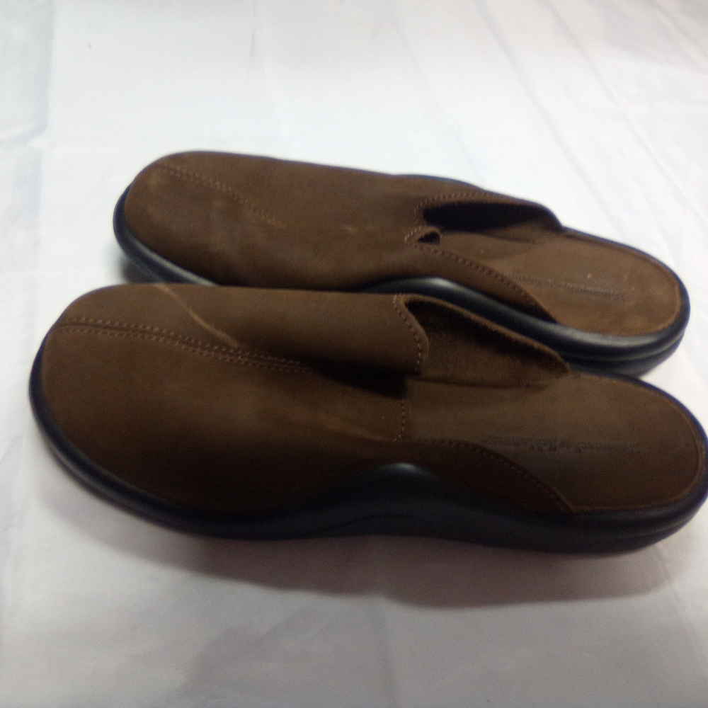 Hammacher schlemmer slips ons suede size 42